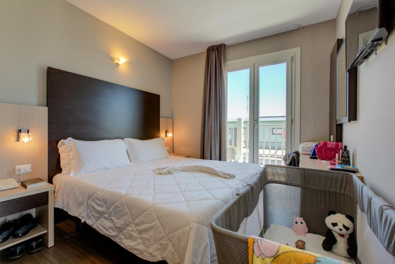 Hotel Aiglon ริมินี ภายนอก รูปภาพ