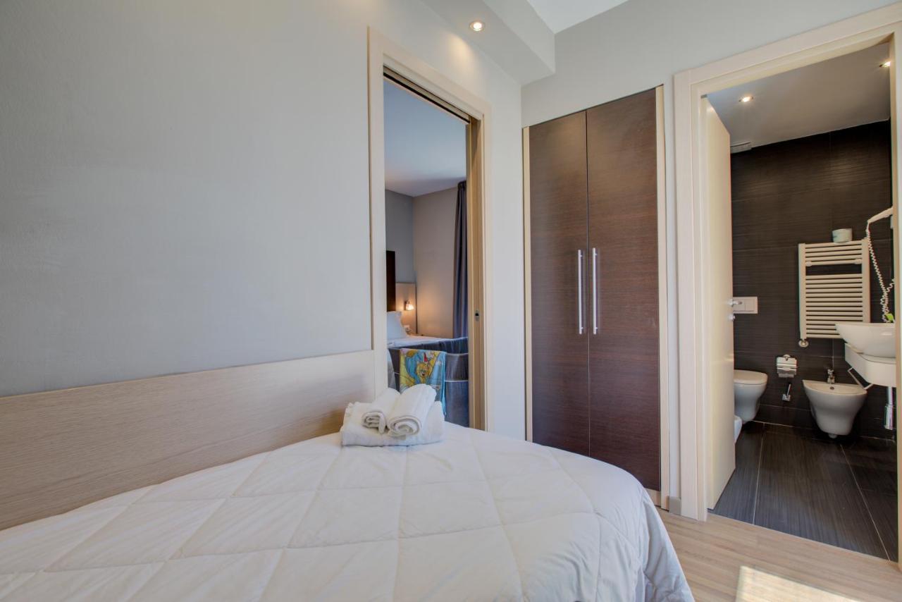 Hotel Aiglon ริมินี ภายนอก รูปภาพ