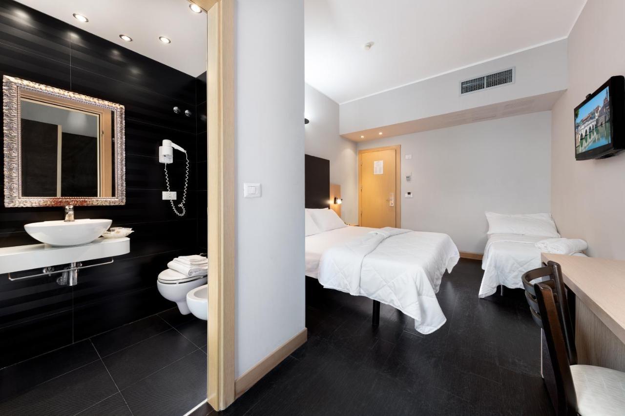 Hotel Aiglon ริมินี ภายนอก รูปภาพ